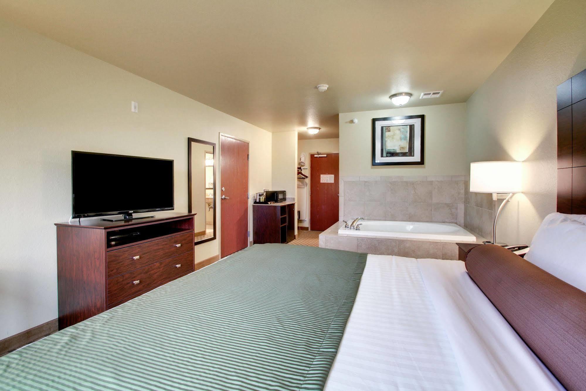 Cobblestone Inn & Suites - Schuyler Esterno foto