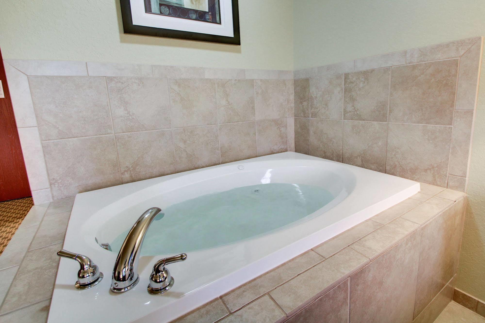 Cobblestone Inn & Suites - Schuyler Esterno foto
