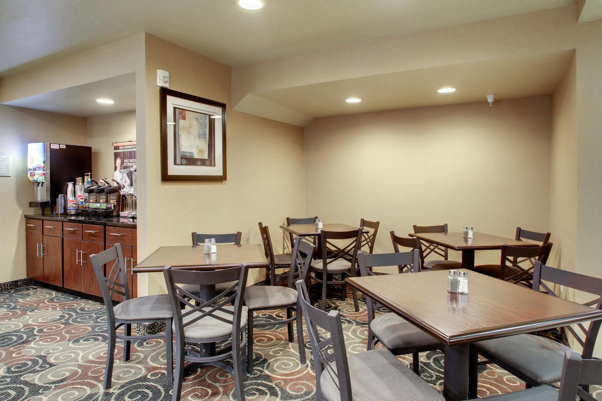 Cobblestone Inn & Suites - Schuyler Esterno foto