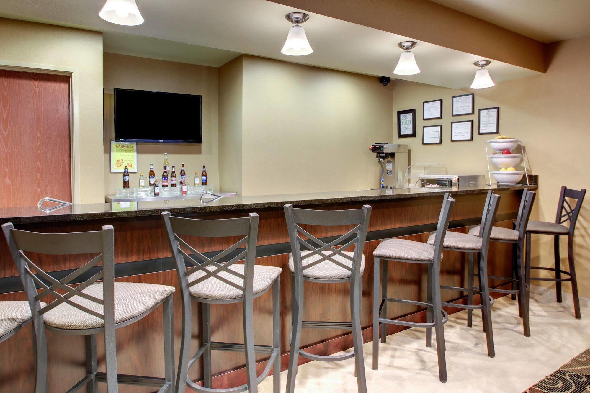Cobblestone Inn & Suites - Schuyler Esterno foto